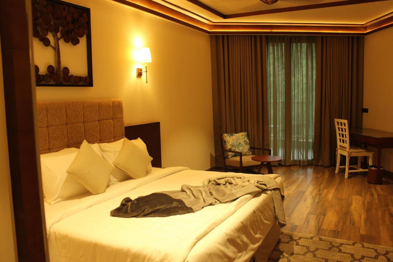 Niraamaya Retreats Samroha Athirappilly Kültér fotó