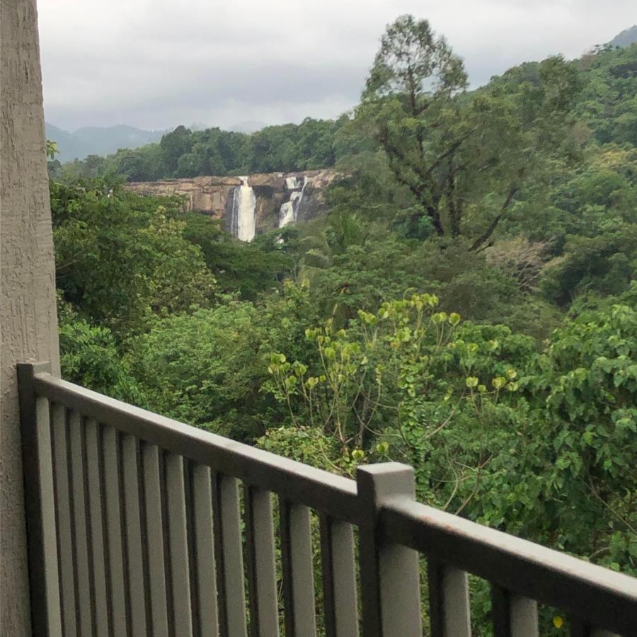 Niraamaya Retreats Samroha Athirappilly Kültér fotó