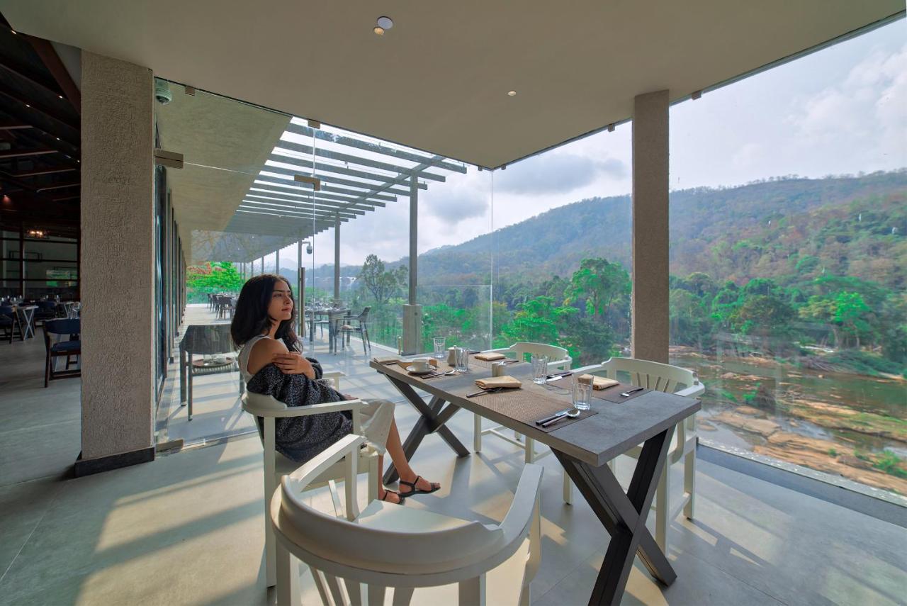 Niraamaya Retreats Samroha Athirappilly Kültér fotó